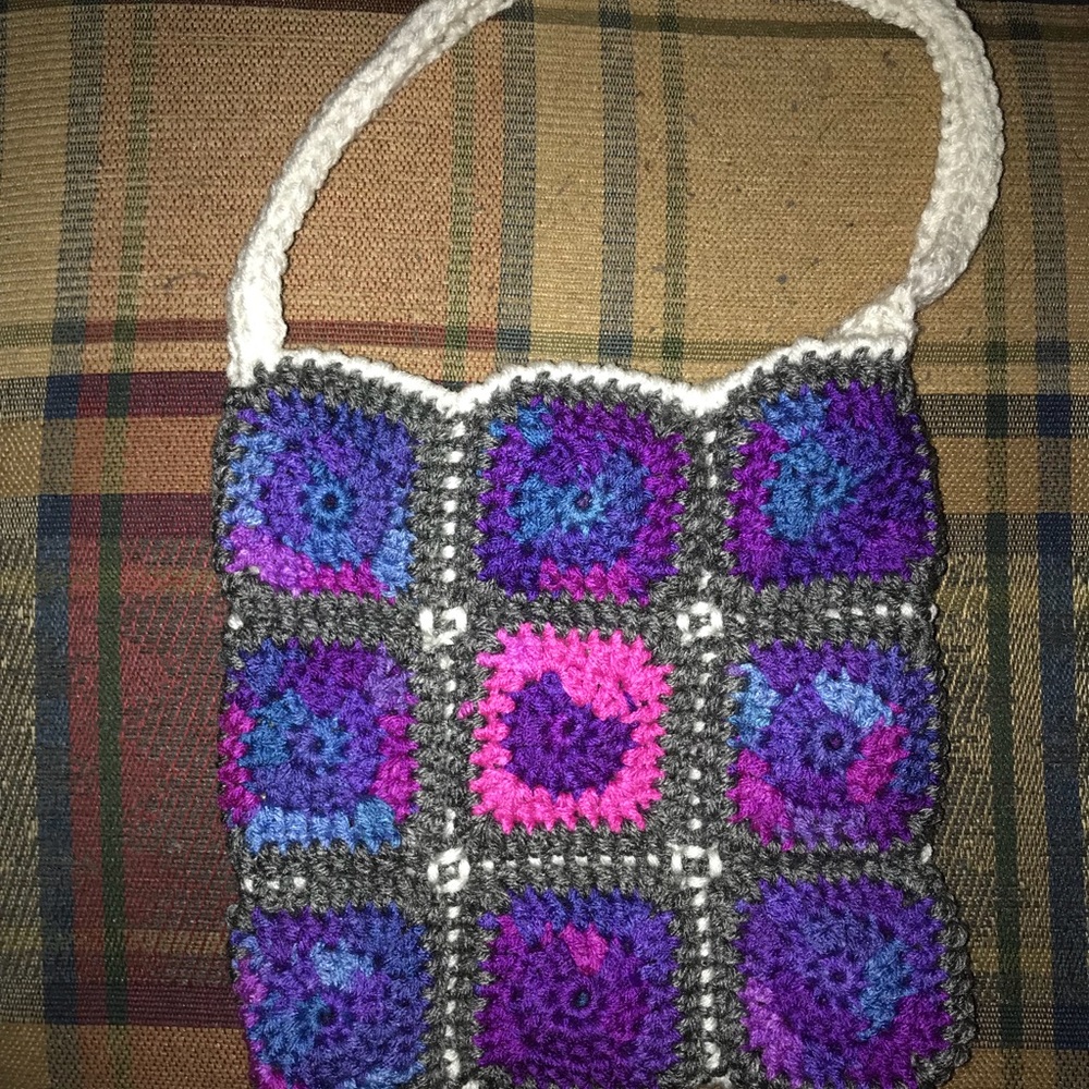 Granny Bag in “Berry Patch”